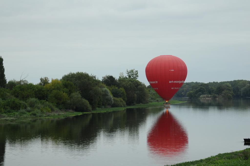 Domaine Du Heron Chinon Exteriör bild