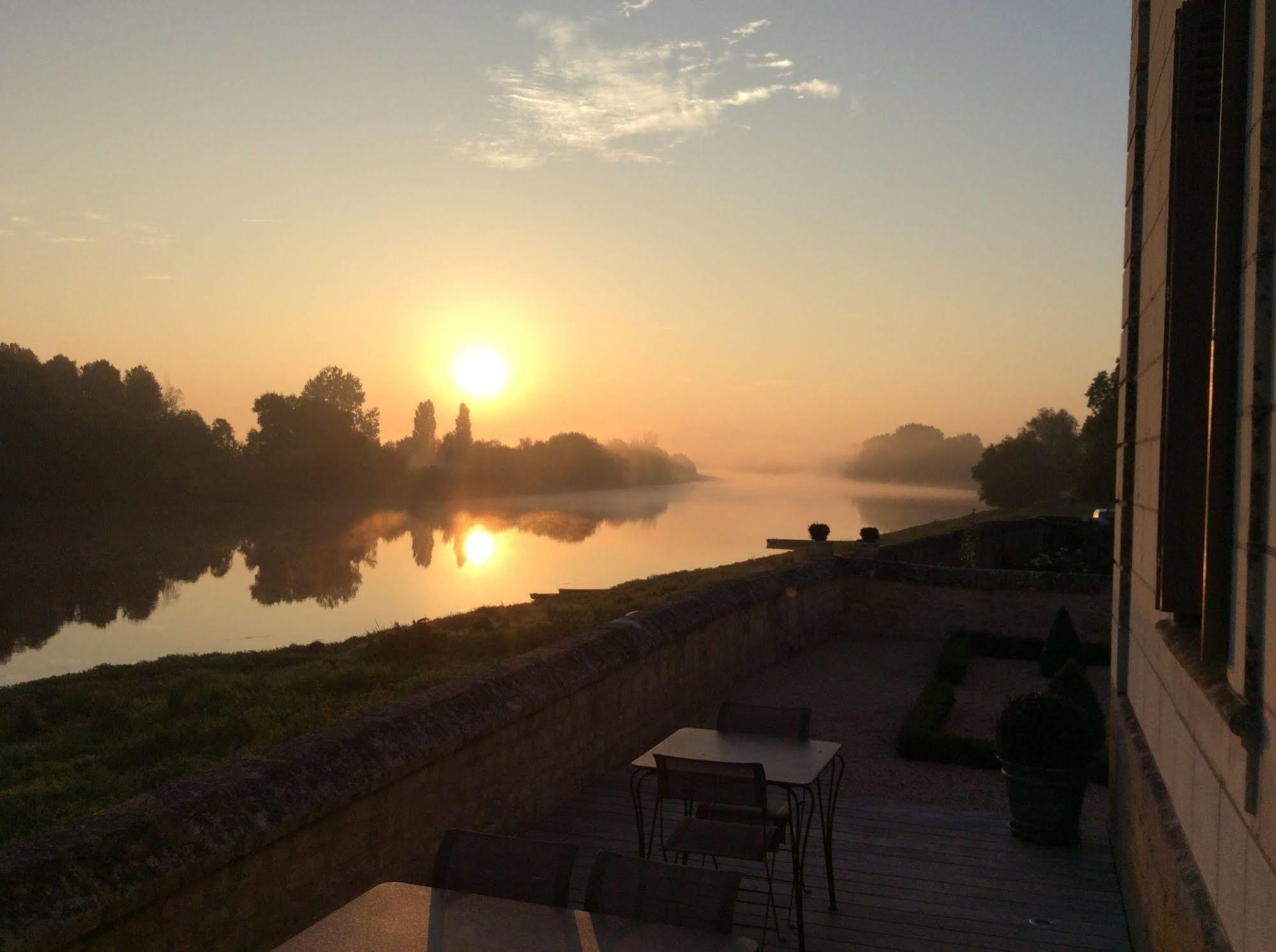 Domaine Du Heron Chinon Exteriör bild