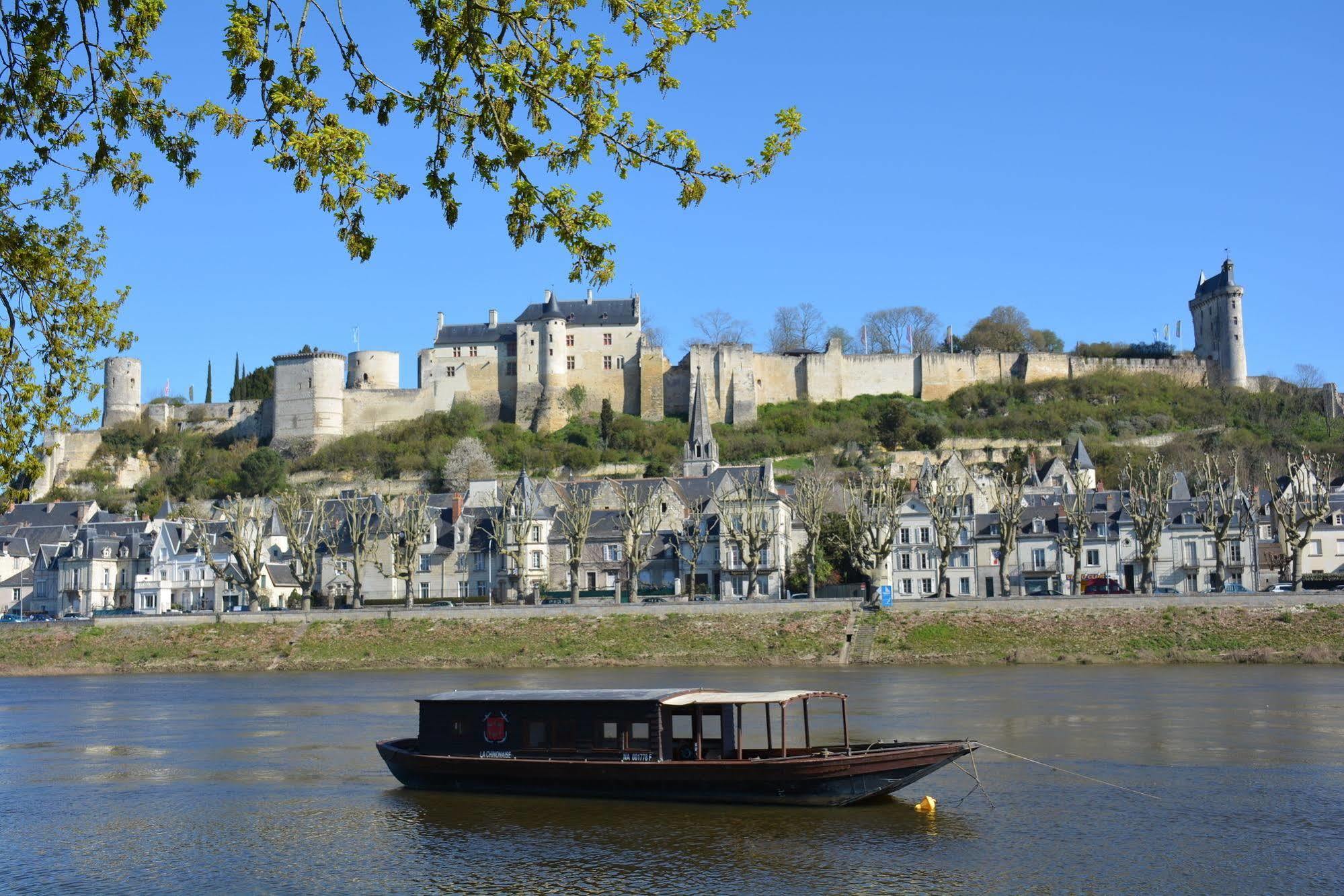 Domaine Du Heron Chinon Exteriör bild
