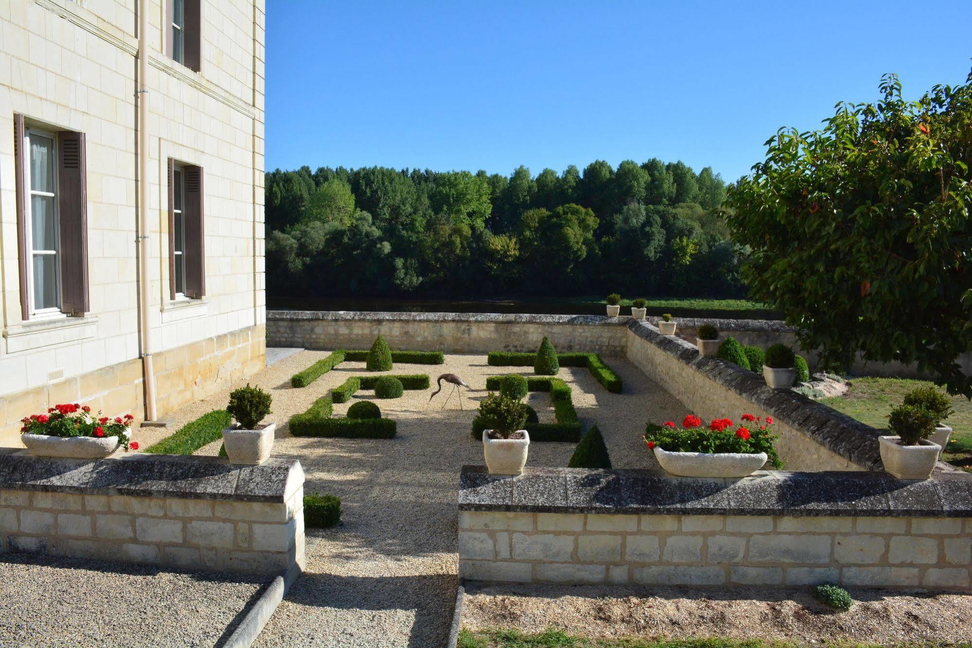 Domaine Du Heron Chinon Exteriör bild